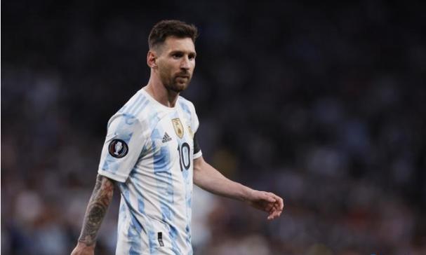 郑钦文伤势未愈退出全运会，相关负责人：右肘关节伤情未恢复，无法满足高强